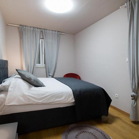 טרוגיר Brand New Aparment With Sea View & Swimming Pool At Ciovo - Villa Fiorentini מראה חיצוני תמונה