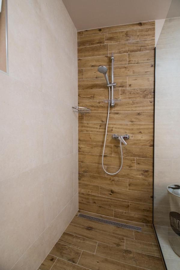 טרוגיר Brand New Aparment With Sea View & Swimming Pool At Ciovo - Villa Fiorentini מראה חיצוני תמונה