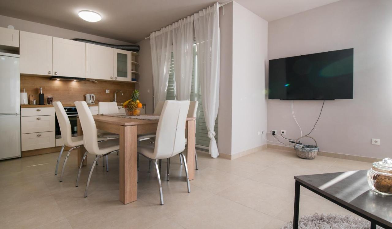 טרוגיר Brand New Aparment With Sea View & Swimming Pool At Ciovo - Villa Fiorentini מראה חיצוני תמונה