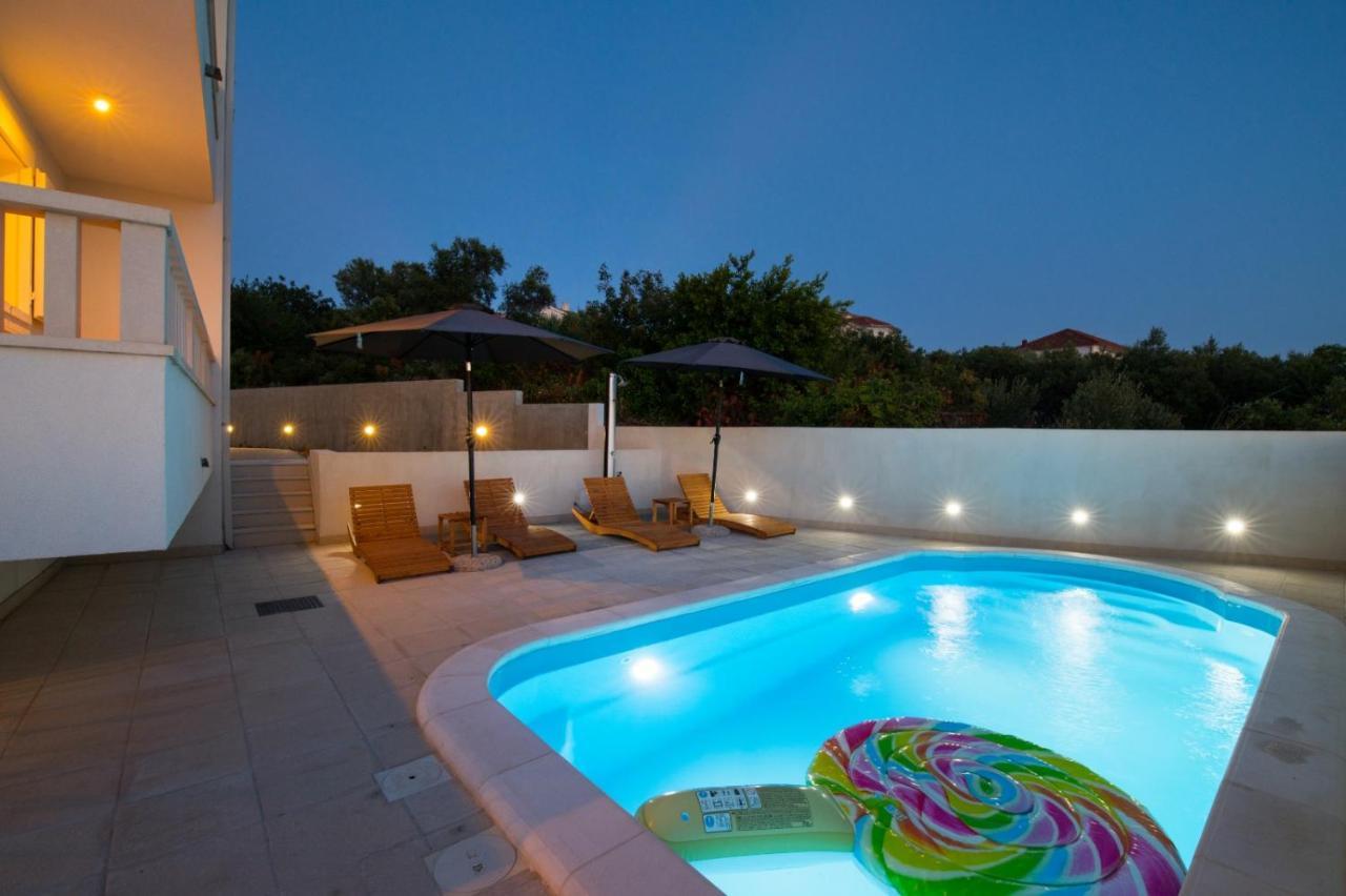 טרוגיר Brand New Aparment With Sea View & Swimming Pool At Ciovo - Villa Fiorentini מראה חיצוני תמונה